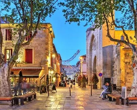 Maison Historique Au Cœur Des Remparts Hébergement de vacances *